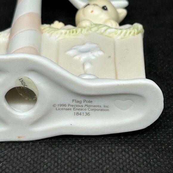Precious Moments  Sugar Town "Flag pole" figurine - Picture 5 of 5